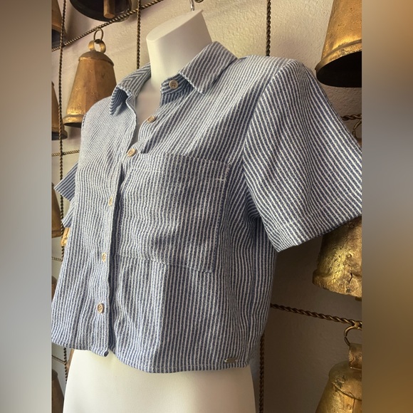 Women’s cropped collar button down - Picture 4 of 5